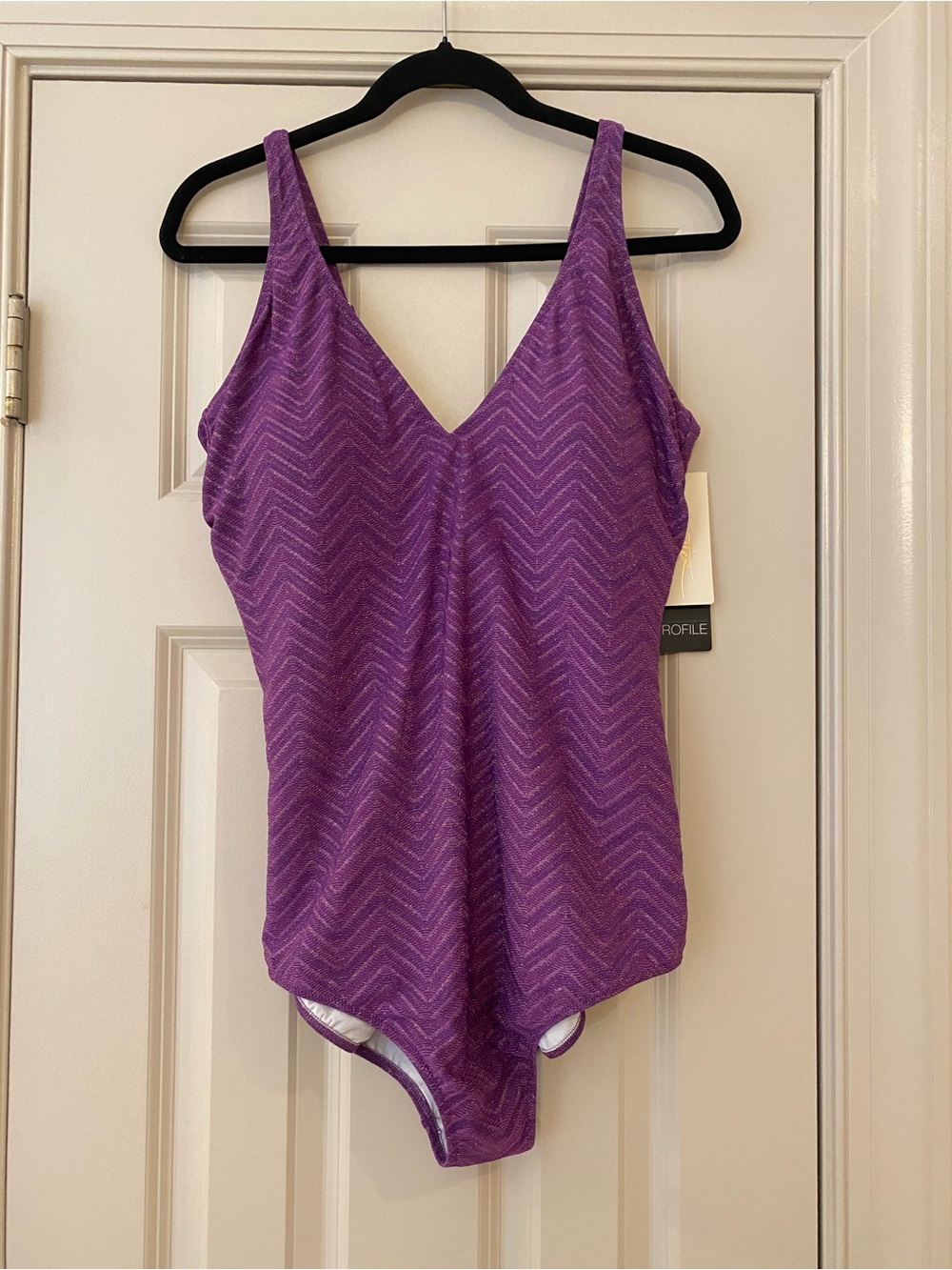 NWT Gottex size 16 Purple Zigzag Textured V-Neck One-Piece Swimsuit